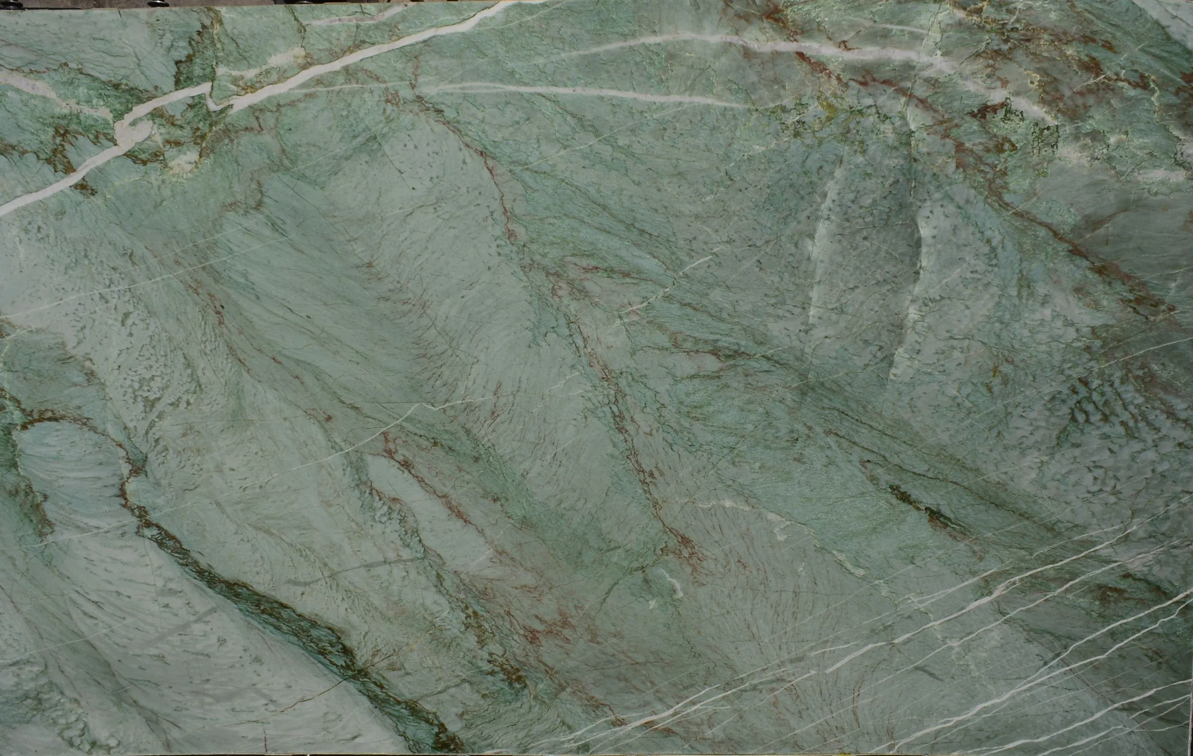 Chapa de quartzito Moldavite